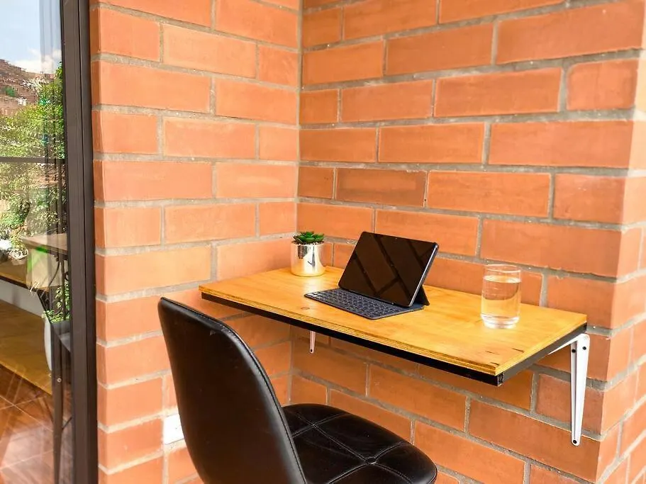 Apartamento Cerca A Comuna 13 メデジン 0*,